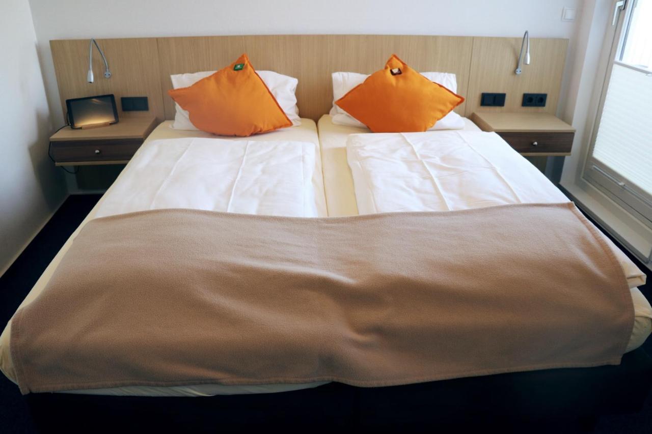 Wiefelstede Hellmanns Hotel Bremers Bauerndiele מראה חיצוני תמונה